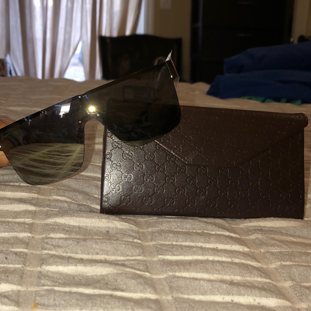 Unisex Gucci sunglasses